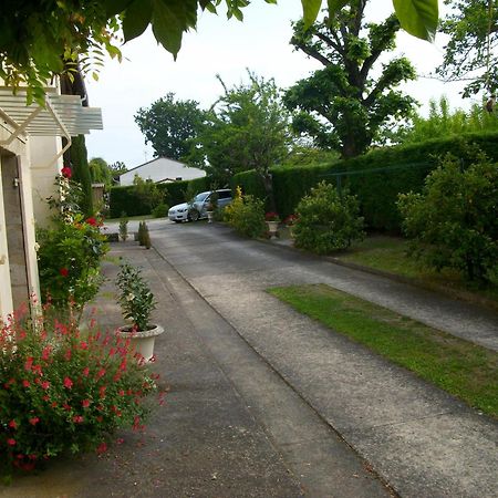 Domaine De Monein Bed and Breakfast Saint-André-de-Cubzac Buitenkant foto